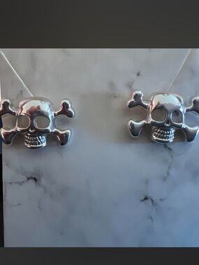 Kids Silver Skull & Crossbones Stud Earrings - Cute Pirate Style